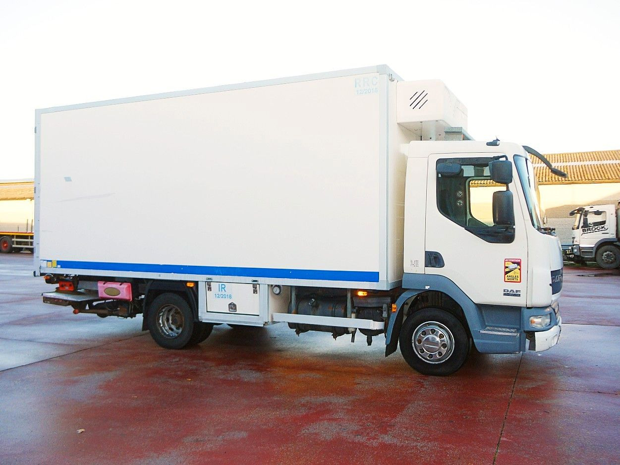 DAF LF 45.160 ISOTHERM KOFFER LADEBORDWAND - Refrižeratorius sunkvežimis: foto 3 DAF LF 45.160 ISOTHERM KOFFER LADEBORDWAND - Refrižeratorius sunkvežimis: foto 3