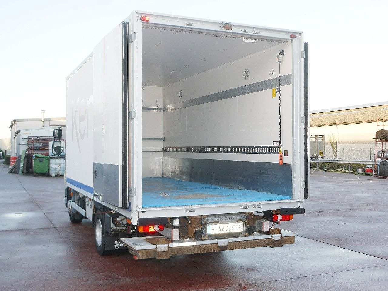 Refrižeratorius sunkvežimis DAF LF 45.160 ISOTHERM KOFFER LADEBORDWAND: foto 8