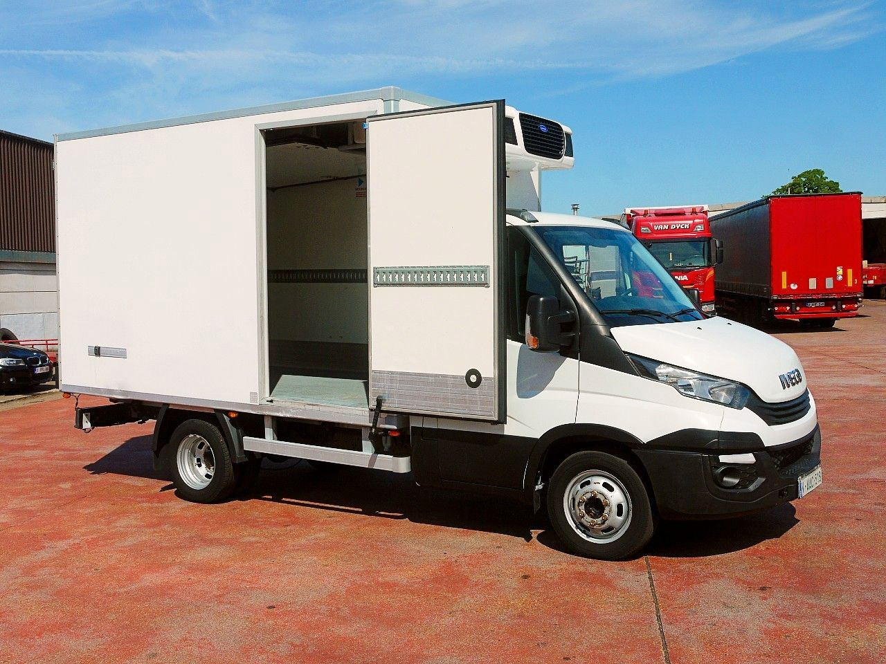 Iveco 35C14 DAILY KUHLKOFER CARIER PULSOR 600MULTi A/C - Furgonas šaldytuvas: foto 3 Iveco 35C14 DAILY KUHLKOFER CARIER PULSOR 600MULTi A/C - Furgonas šaldytuvas: foto 3