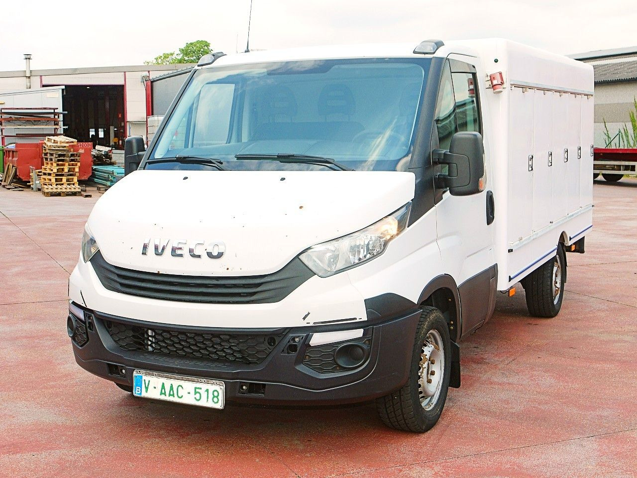 Iveco 35S12 DAILY ISOTHERM KOFFER 5 TURIG / AIRCO - Furgonas šaldytuvas: foto 5 Iveco 35S12 DAILY ISOTHERM KOFFER 5 TURIG / AIRCO - Furgonas šaldytuvas: foto 5