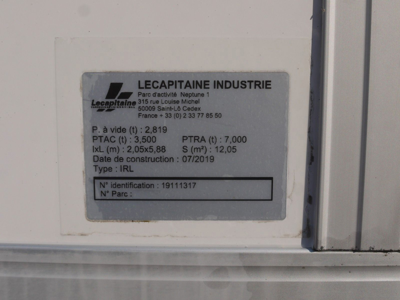 Iveco 35S14 DAILY ISOTHERMKOFFER LADEBORDWAND luft fed - Furgonas šaldytuvas: foto 4 Iveco 35S14 DAILY ISOTHERMKOFFER LADEBORDWAND luft fed - Furgonas šaldytuvas: foto 4