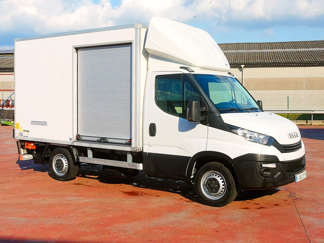 Iveco 35S14 DAILY ISOTHERMKOFFER LADEBORDWAND luft fed - Furgonas šaldytuvas: foto 2 Iveco 35S14 DAILY ISOTHERMKOFFER LADEBORDWAND luft fed - Furgonas šaldytuvas: foto 2
