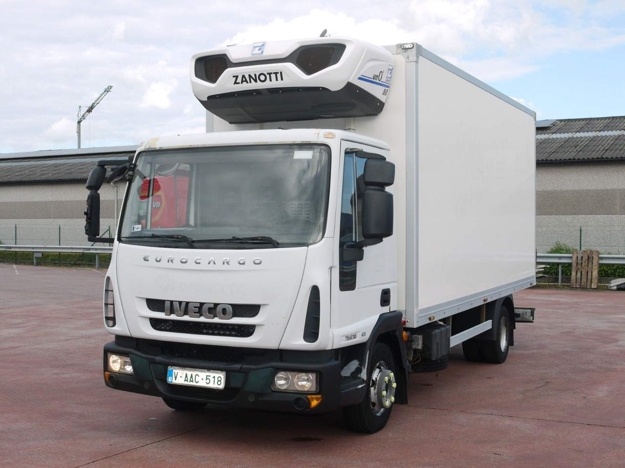 Iveco 75E16 EUROCARGO KUHOKOFFER ZANOTTI -30C Iveco 75E16 EUROCARGO KUHOKOFFER ZANOTTI -30C - Refrižeratorius sunkvežimis: foto 4 Iveco 75E16 EUROCARGO KUHOKOFFER ZANOTTI -30C Iveco 75E16 EUROCARGO KUHOKOFFER ZANOTTI -30C - Refrižeratorius sunkvežimis: foto 4