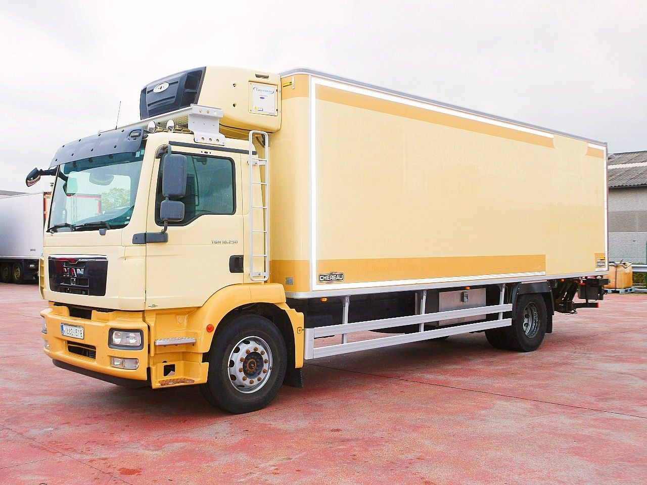 MAN TGM 18 250 CHEREAU CARRIER SUPR 1250 MULTi - Refrižeratorius sunkvežimis: foto 4 MAN TGM 18 250 CHEREAU CARRIER SUPR 1250 MULTi - Refrižeratorius sunkvežimis: foto 4