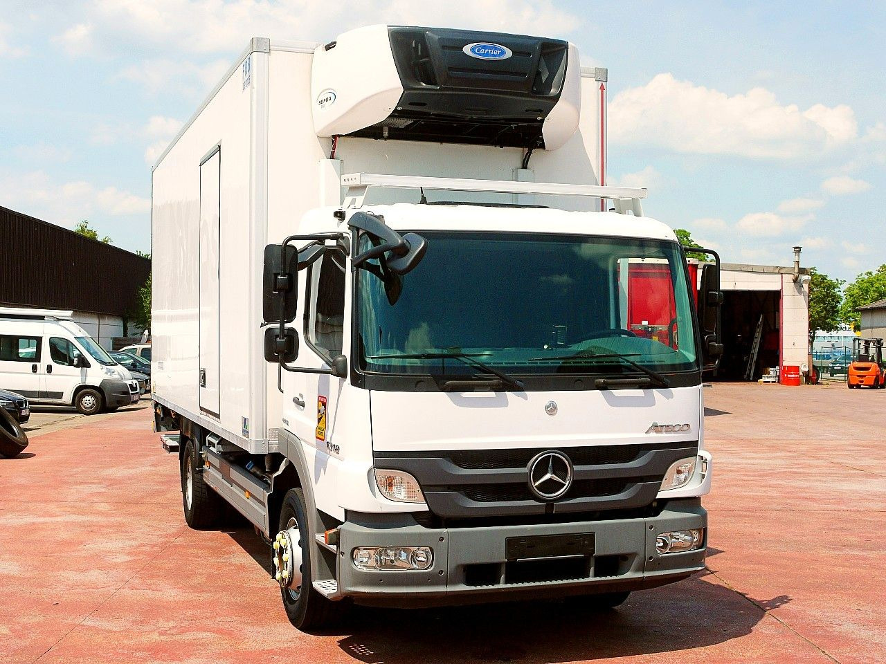 Mercedes-Benz 1318 ATEGO FLEISH KUHLKOFFER CARRIER SUPRA 750 - Refrižeratorius sunkvežimis: foto 1 Mercedes-Benz 1318 ATEGO FLEISH KUHLKOFFER CARRIER SUPRA 750 - Refrižeratorius sunkvežimis: foto 1