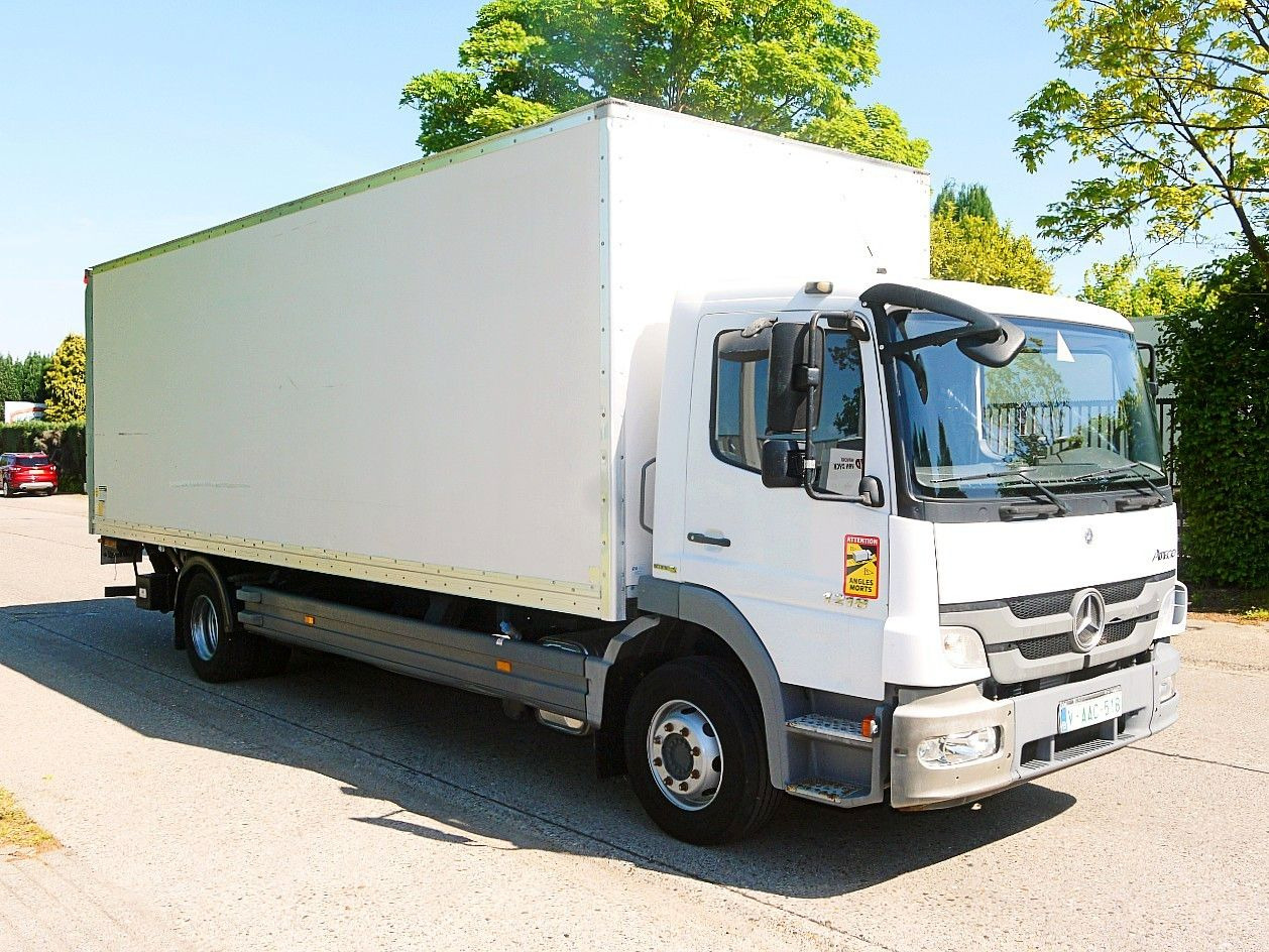 Mercedes-Benz 1318 ATEGO MEUBEL KOFFER LBW MANUAL LUFTFEDERNG - Furgonas sunkvežimis: foto 3 Mercedes-Benz 1318 ATEGO MEUBEL KOFFER LBW MANUAL LUFTFEDERNG - Furgonas sunkvežimis: foto 3