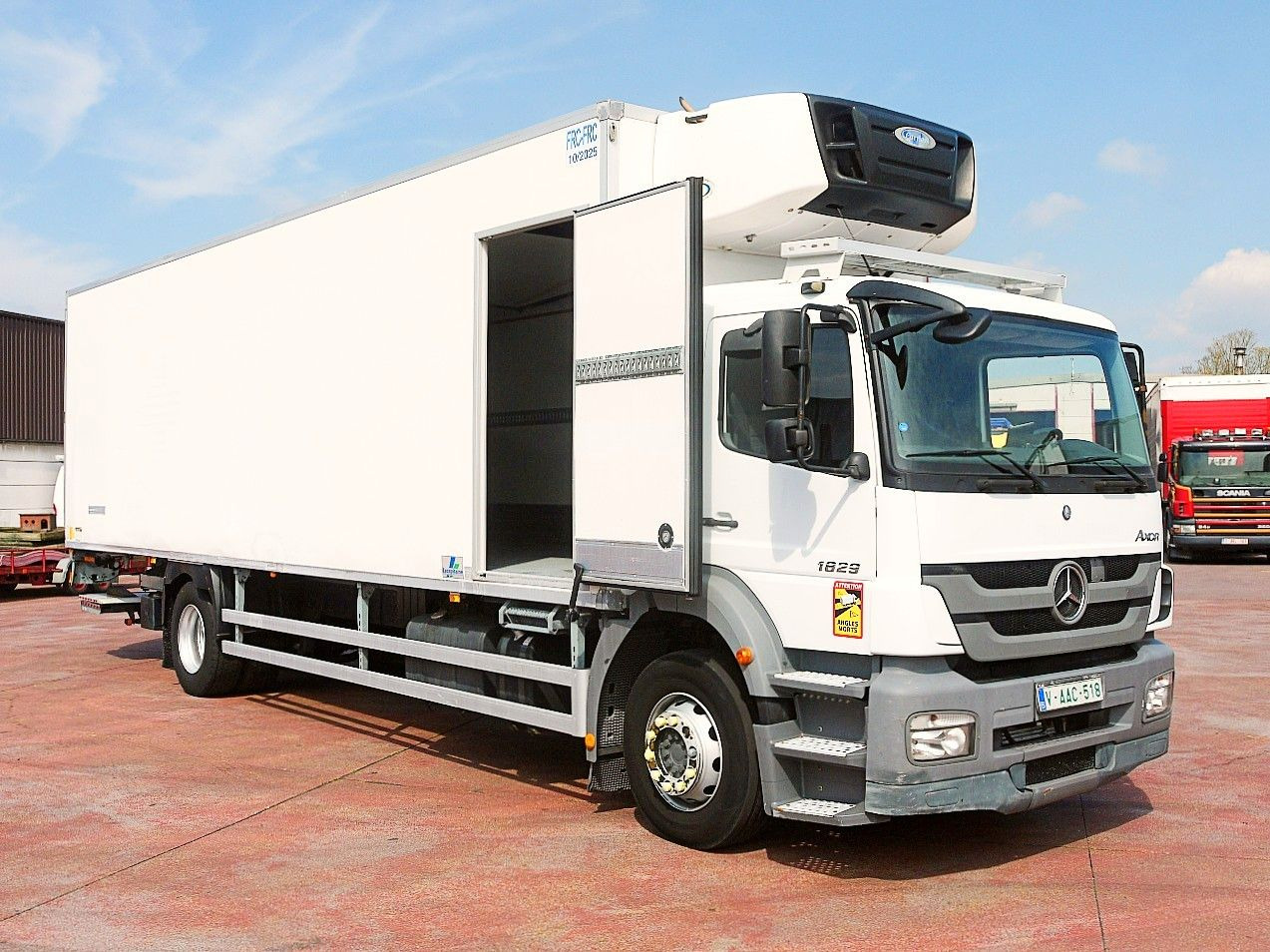 Mercedes-Benz 1829 AXOR KUHLKOFFER CARRIER SUPRA 950 MULTI A/C - Refrižeratorius sunkvežimis: foto 3 Mercedes-Benz 1829 AXOR KUHLKOFFER CARRIER SUPRA 950 MULTI A/C - Refrižeratorius sunkvežimis: foto 3