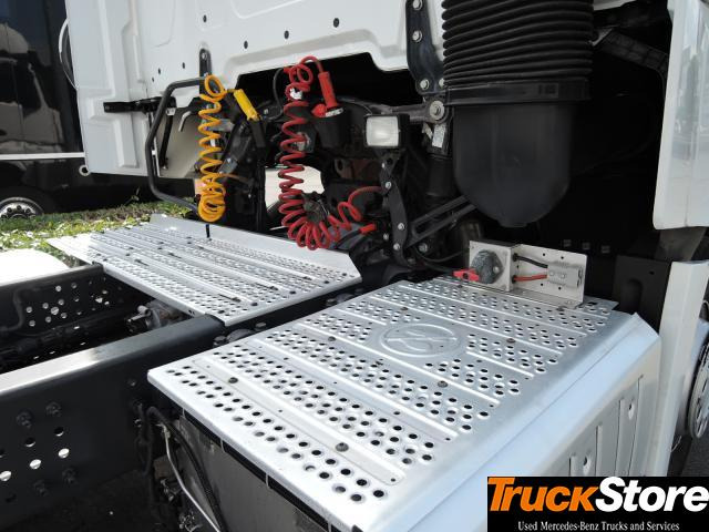 Mercedes-Benz Actros 1843 LS - Vilkikas: foto 2 Mercedes-Benz Actros 1843 LS - Vilkikas: foto 2