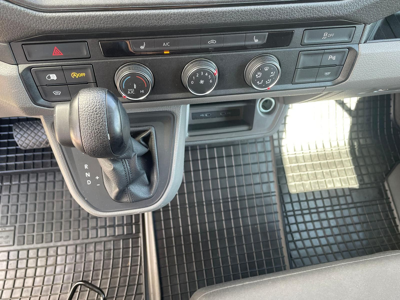 Komercinis automobilis MAN TGE 3.160 Kasten L4H3 LED AHK DAB KAMERA SITZHZ: foto 27