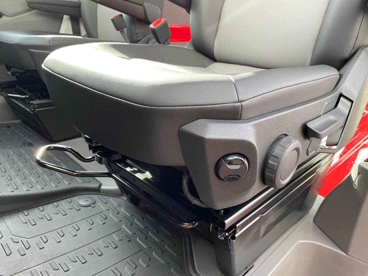 Keleivinis furgonas MAN TGE 3.180 L3H3 4x4 FEUERWEHR LED TEMPOMAT: foto 28 Keleivinis furgonas MAN TGE 3.180 L3H3 4x4 FEUERWEHR LED TEMPOMAT: foto 28