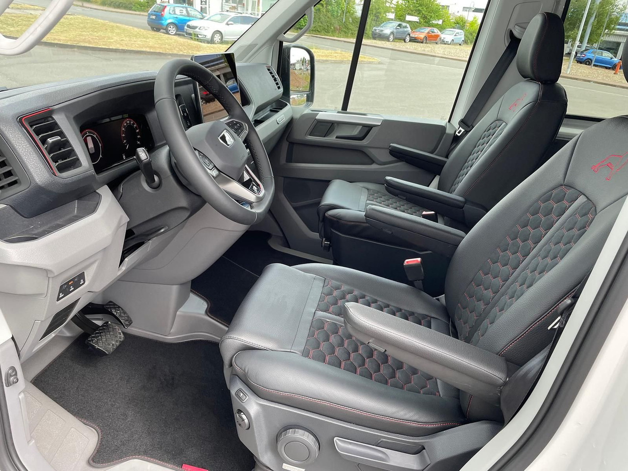Krovininis mikroautobusas, Komercinis automobilis su dviguba kabina MAN TGE 3.200 L3H2 MIXTO 4x4 Individual S ACC STHZ: foto 12