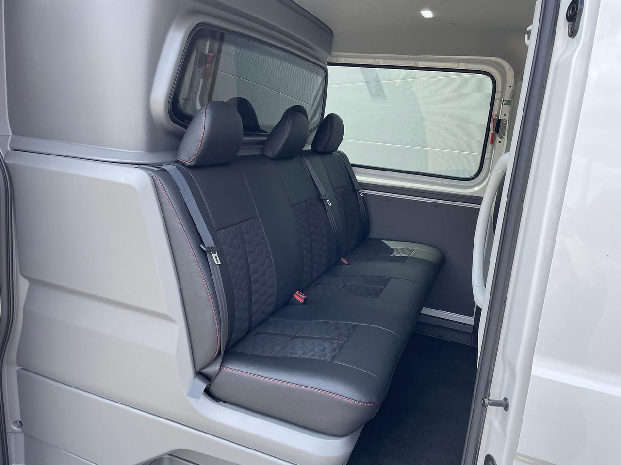 Krovininis mikroautobusas, Komercinis automobilis su dviguba kabina MAN TGE 3.200 L3H2 MIXTO 4x4 Individual S ACC STHZ: foto 10