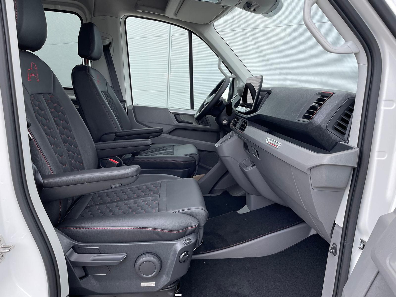 Krovininis mikroautobusas, Komercinis automobilis su dviguba kabina MAN TGE 3.200 L3H2 MIXTO 4x4 Individual S ACC STHZ: foto 15