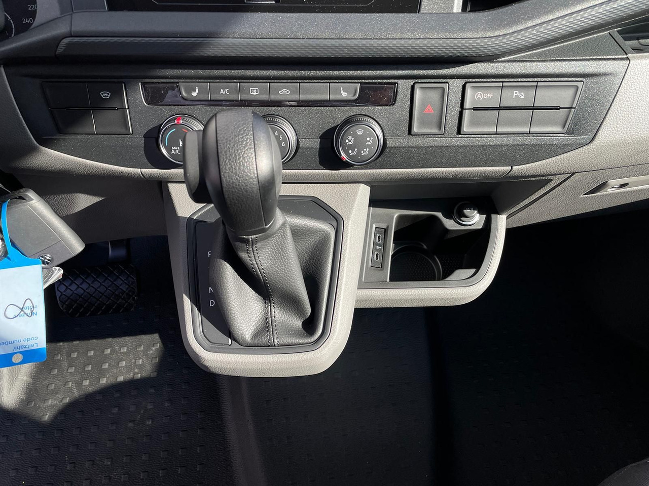 Keleivinis furgonas Volkswagen T6.1 Transporter Kasten 4M ACC PDC KAMERA STANDH: foto 29