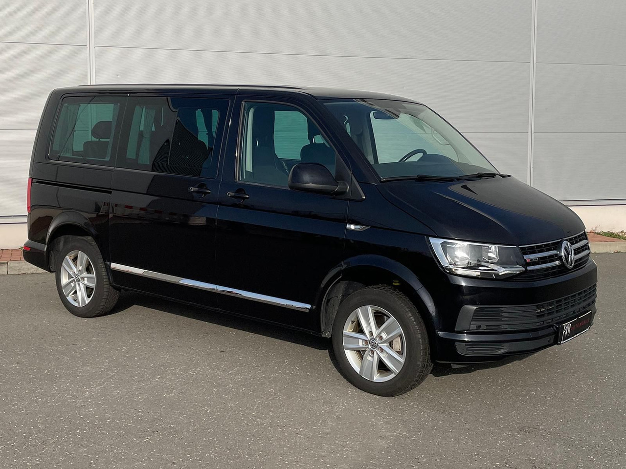 Volkswagen T6 Multivan Comfortline 4M AHK STANDHZ SITZH DAB - Mikroautobusas, Keleivinis furgonas: foto 2 Volkswagen T6 Multivan Comfortline 4M AHK STANDHZ SITZH DAB - Mikroautobusas, Keleivinis furgonas: foto 2