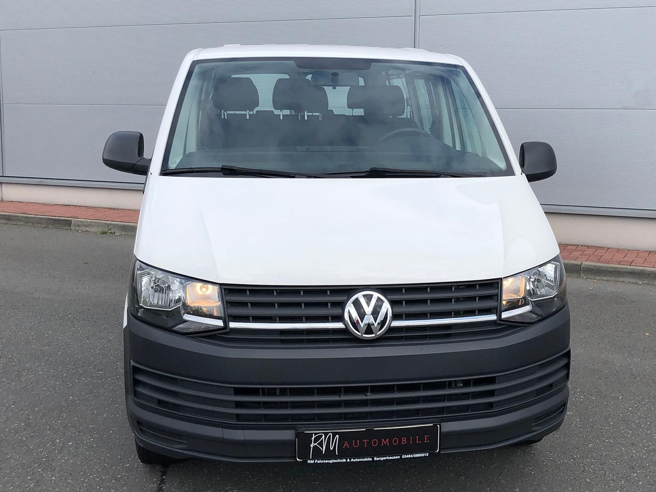 Volkswagen T6 Transporter 2.0 TDI Kombi lang 9-SITZE TEMP - Universalas: foto 3 Volkswagen T6 Transporter 2.0 TDI Kombi lang 9-SITZE TEMP - Universalas: foto 3