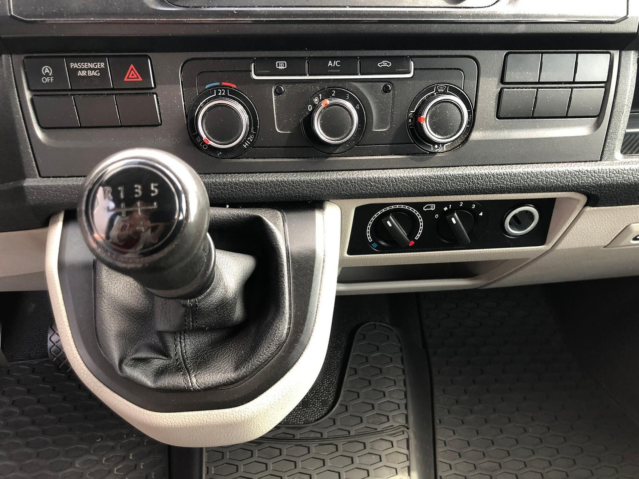 Universalas Volkswagen T6 Transporter 2.0 TDI Kombi lang 9-SITZE TEMP: foto 30