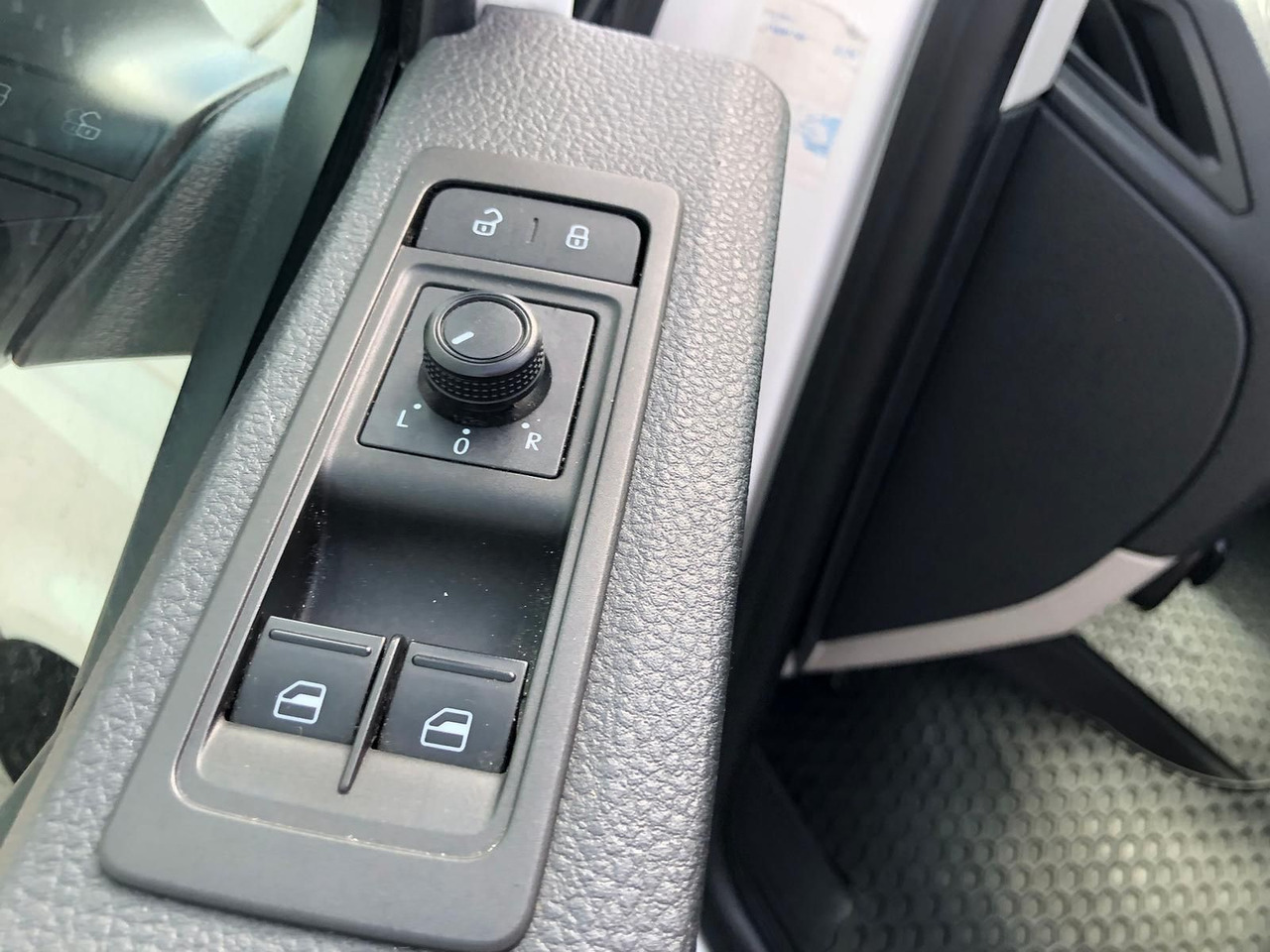 Universalas Volkswagen T6 Transporter 2.0 TDI Kombi lang 9-SITZE TEMP: foto 35