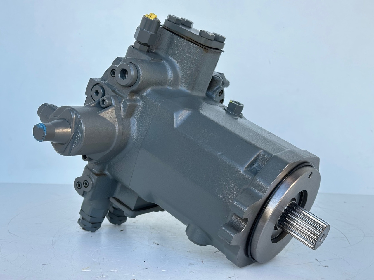 LIEBHERR - LINDE Original Hydromotor Typ:HMF75-02 2560 G 03 mit ID-Nr.10007106. A914 B-LI, A914 LI, A924 B-LI, A924 LI, MG15, MBG12, MG20, MFG10, BG12H #HYX293G00103# - Hidraulinis variklis - Ratinis ekskavatorius: foto 2 LIEBHERR - LINDE Original Hydromotor Typ:HMF75-02 2560 G 03 mit ID-Nr.10007106. A914 B-LI, A914 LI, A924 B-LI, A924 LI, MG15, MBG12, MG20, MFG10, BG12H #HYX293G00103# - Hidraulinis variklis - Ratinis ekskavatorius: foto 2