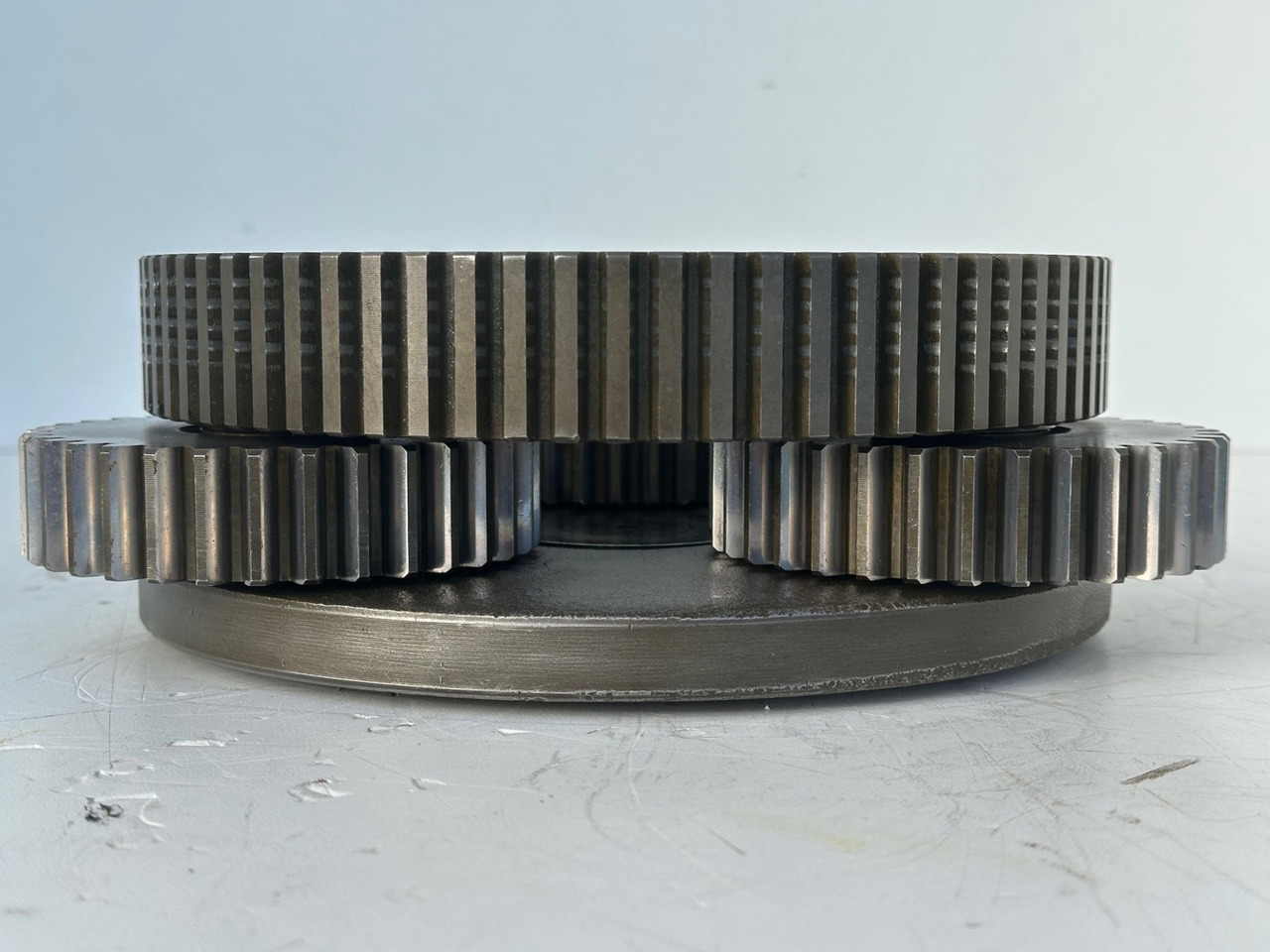 LIEBHERR Original Planetenträger ID-Nr.944171103 mit Planetenräder ID-Nr.944110603-ID-Nr.90201469 mit Lamellenträger ID-Nr.944112103. A900C,A944B,E942,LOS942,LOS944,P942,P944,R942,R944,R944B. #HRV# - Posūkio reduktorius - Ekskavatorius: foto 3 LIEBHERR Original Planetenträger ID-Nr.944171103 mit Planetenräder ID-Nr.944110603-ID-Nr.90201469 mit Lamellenträger ID-Nr.944112103. A900C,A944B,E942,LOS942,LOS944,P942,P944,R942,R944,R944B. #HRV# - Posūkio reduktorius - Ekskavatorius: foto 3