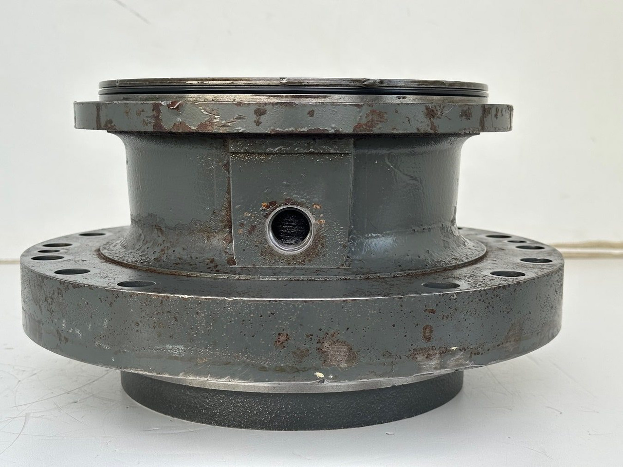 Liebherr Abtriebswellengehäuse ID-Nr.90015650 and Kegelrollenlager ID-Nr.761008503 and Kegelrollenlager ID-Nr.10195527. #BR.GE:10899#1777# - Posūkio reduktorius - Vikšrinis ekskavatorius: foto 3 Liebherr Abtriebswellengehäuse ID-Nr.90015650 and Kegelrollenlager ID-Nr.761008503 and Kegelrollenlager ID-Nr.10195527. #BR.GE:10899#1777# - Posūkio reduktorius - Vikšrinis ekskavatorius: foto 3