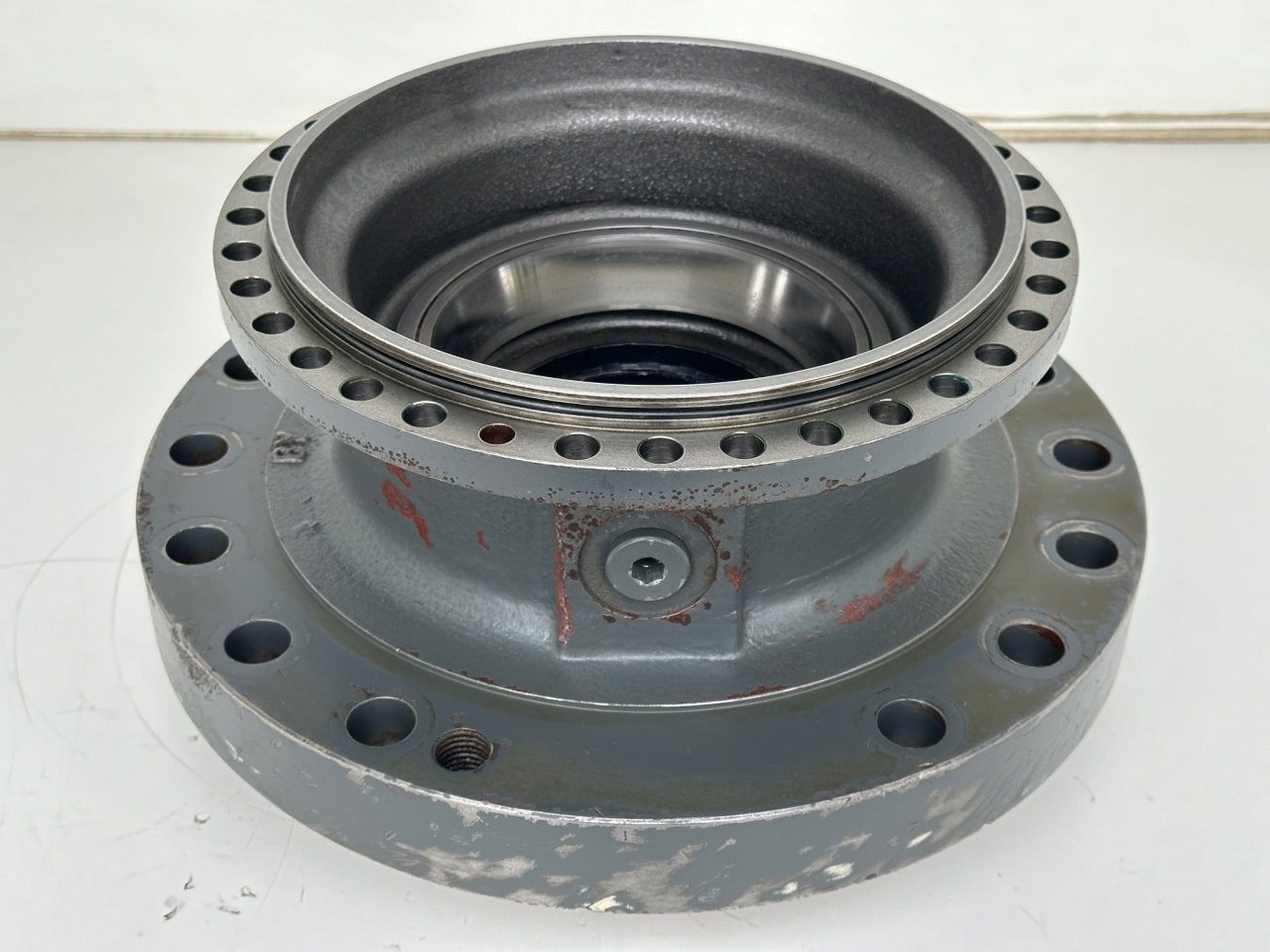 Liebherr Abtriebswellengehäuse ID-Nr.90018934. A924 HL, A924, LH30 C, LH30 M, LH35 M, LH35 MT, R922. #ABTR.GEH.0767#0764# - Posūkio reduktorius - Statybinė technika: foto 1 Liebherr Abtriebswellengehäuse ID-Nr.90018934. A924 HL, A924, LH30 C, LH30 M, LH35 M, LH35 MT, R922. #ABTR.GEH.0767#0764# - Posūkio reduktorius - Statybinė technika: foto 1