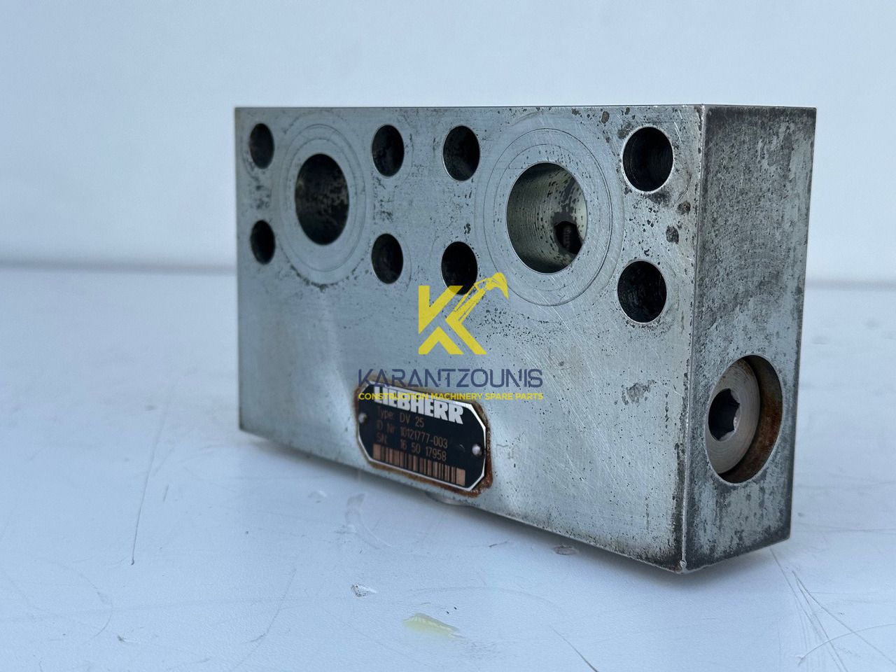 Liebherr Dämpfungsventil ID-Nr.10121777. P924 COMP, P926, R926, R916, R922, R924 COMP, R924, R926 COMP, R926, R930, R936, R946, R950 T, R960 T. #10121777.43199# - Posūkio reduktorius - Statybinė technika: foto 1 Liebherr Dämpfungsventil ID-Nr.10121777. P924 COMP, P926, R926, R916, R922, R924 COMP, R924, R926 COMP, R926, R930, R936, R946, R950 T, R960 T. #10121777.43199# - Posūkio reduktorius - Statybinė technika: foto 1