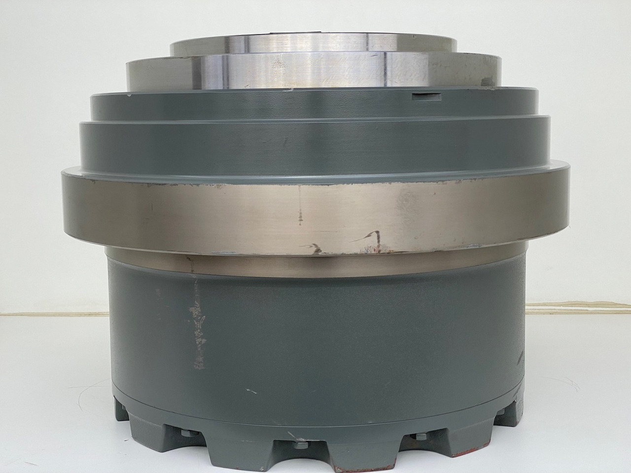 Liebherr Fahrantrieb FAT450P135, ID-Nr.90211932 - ID-Nr.90211933. ER944, R940, R944, R945, R946, R950, R960 T. #159-03# - Šoninė pavara - Vikšrinis ekskavatorius: foto 3 Liebherr Fahrantrieb FAT450P135, ID-Nr.90211932 - ID-Nr.90211933. ER944, R940, R944, R945, R946, R950, R960 T. #159-03# - Šoninė pavara - Vikšrinis ekskavatorius: foto 3