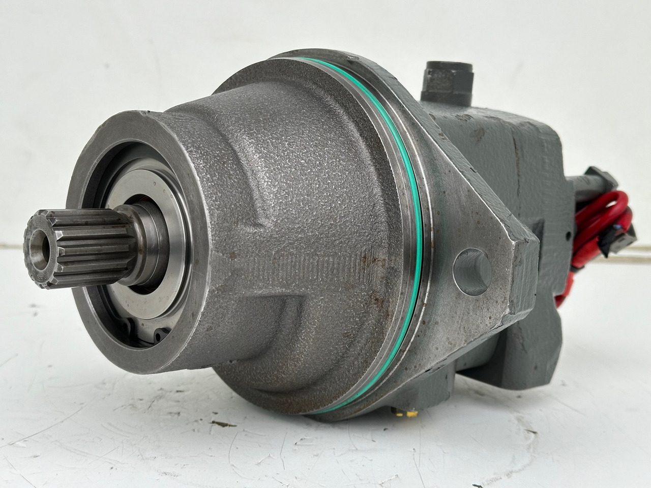 Liebherr Hydraulikeinbaumotor FMF045, ID-Nr.10132702. A924, LH30C, LH30M, LH35M, LH35MT, LH40C, LH40CP, LH40M, LH40MP, LH50CHR, LH50M, LH50MHR, LH50MT. #23.12.01058# - Hidraulinis variklis - Statybinė technika: foto 3 Liebherr Hydraulikeinbaumotor FMF045, ID-Nr.10132702. A924, LH30C, LH30M, LH35M, LH35MT, LH40C, LH40CP, LH40M, LH40MP, LH50CHR, LH50M, LH50MHR, LH50MT. #23.12.01058# - Hidraulinis variklis - Statybinė technika: foto 3