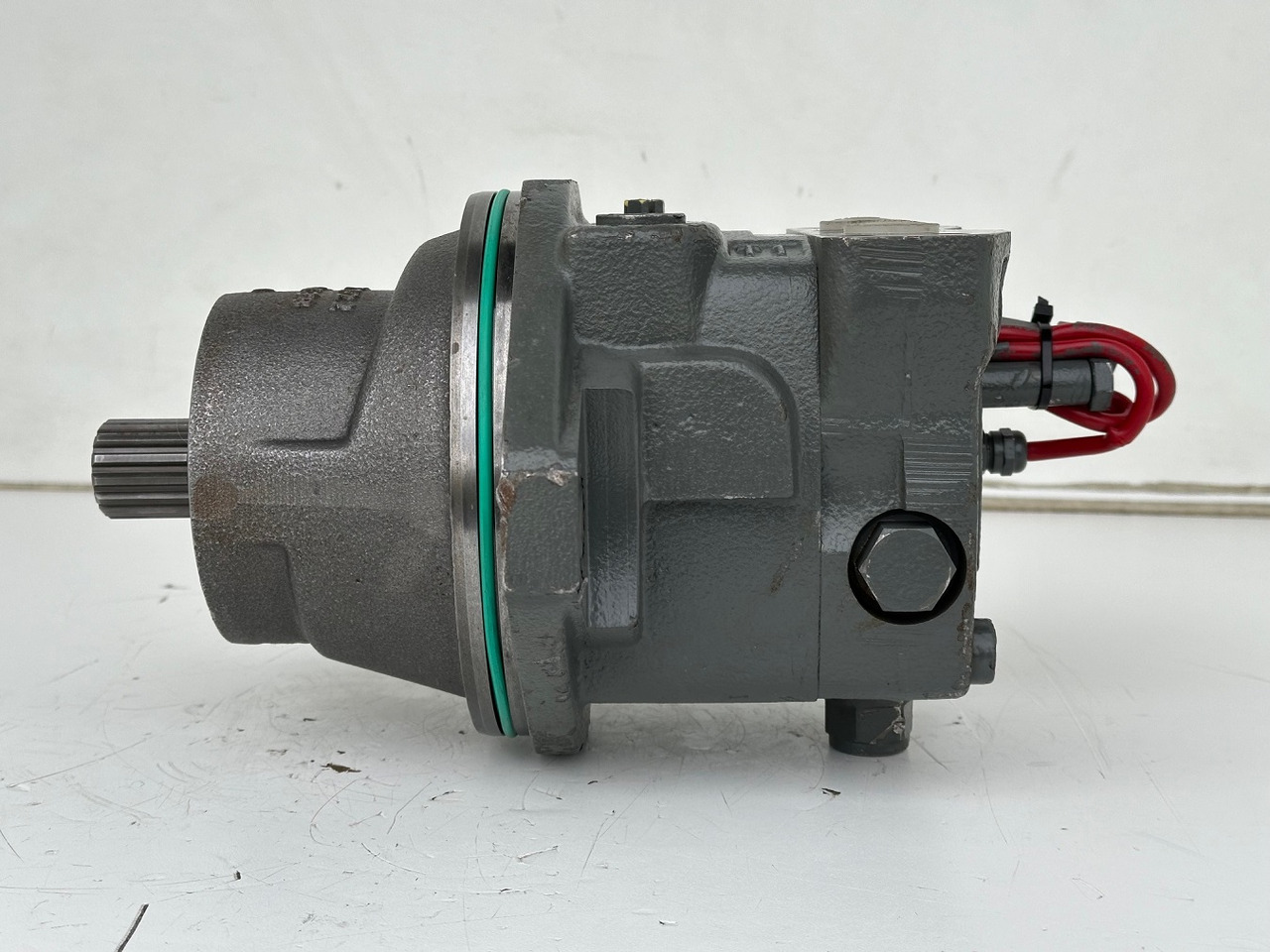 Liebherr Hydraulikeinbaumotor FMF045, ID-Nr.10132702. A924, LH30C, LH30M, LH35M, LH35MT, LH40C, LH40CP, LH40M, LH40MP, LH50CHR, LH50M, LH50MHR, LH50MT. #23.12.01063# - Hidraulinis variklis - Statybinė technika: foto 5 Liebherr Hydraulikeinbaumotor FMF045, ID-Nr.10132702. A924, LH30C, LH30M, LH35M, LH35MT, LH40C, LH40CP, LH40M, LH40MP, LH50CHR, LH50M, LH50MHR, LH50MT. #23.12.01063# - Hidraulinis variklis - Statybinė technika: foto 5