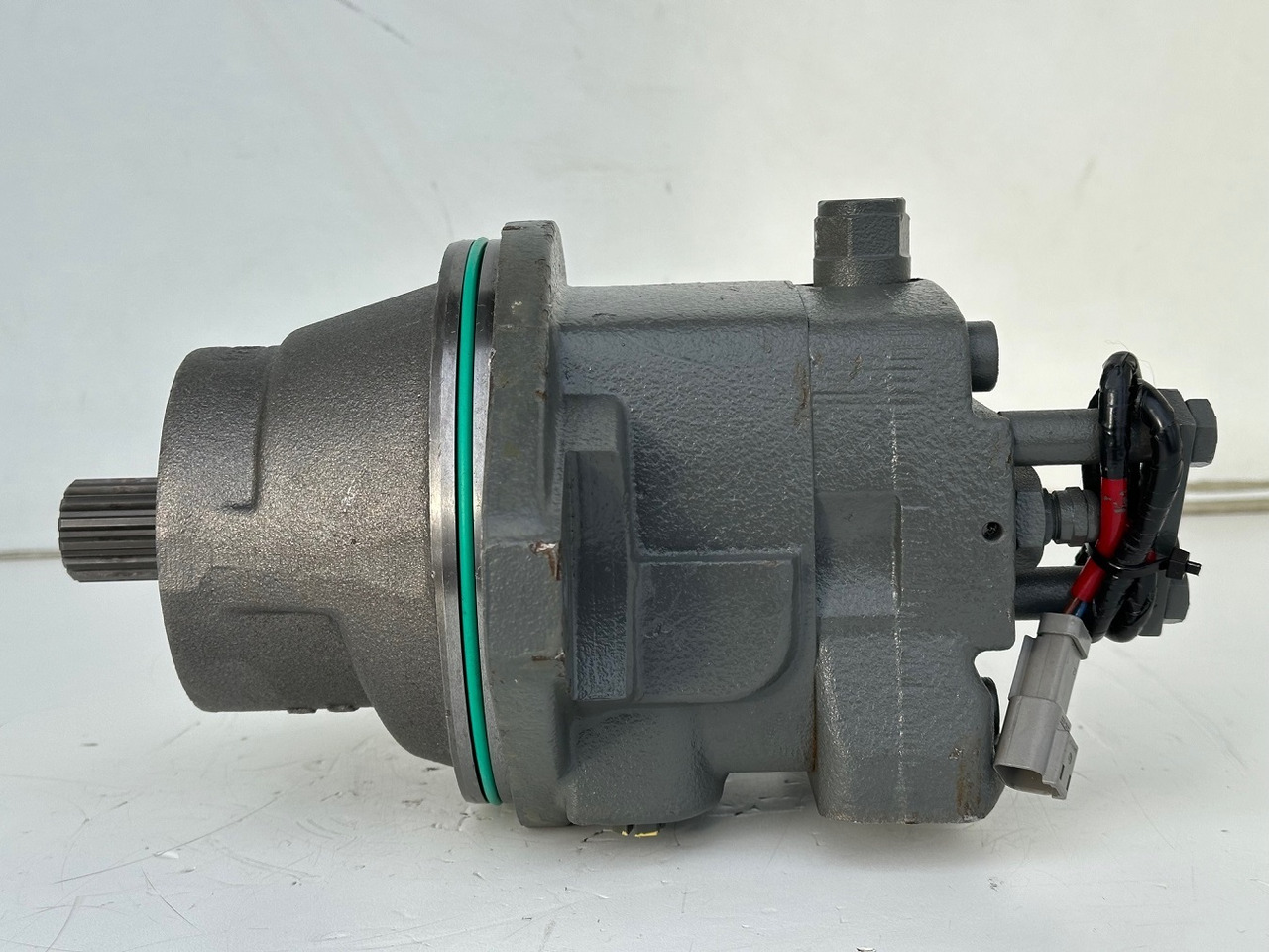 Liebherr Hydraulikeinbaumotor FMF045, ID-Nr.10132702. A924, LH30C, LH30M, LH35M, LH35MT, LH40C, LH40CP, LH40M, LH40MP, LH50CHR, LH50M, LH50MHR, LH50MT. #23.12.01811# - Hidraulinis variklis - Statybinė technika: foto 3 Liebherr Hydraulikeinbaumotor FMF045, ID-Nr.10132702. A924, LH30C, LH30M, LH35M, LH35MT, LH40C, LH40CP, LH40M, LH40MP, LH50CHR, LH50M, LH50MHR, LH50MT. #23.12.01811# - Hidraulinis variklis - Statybinė technika: foto 3