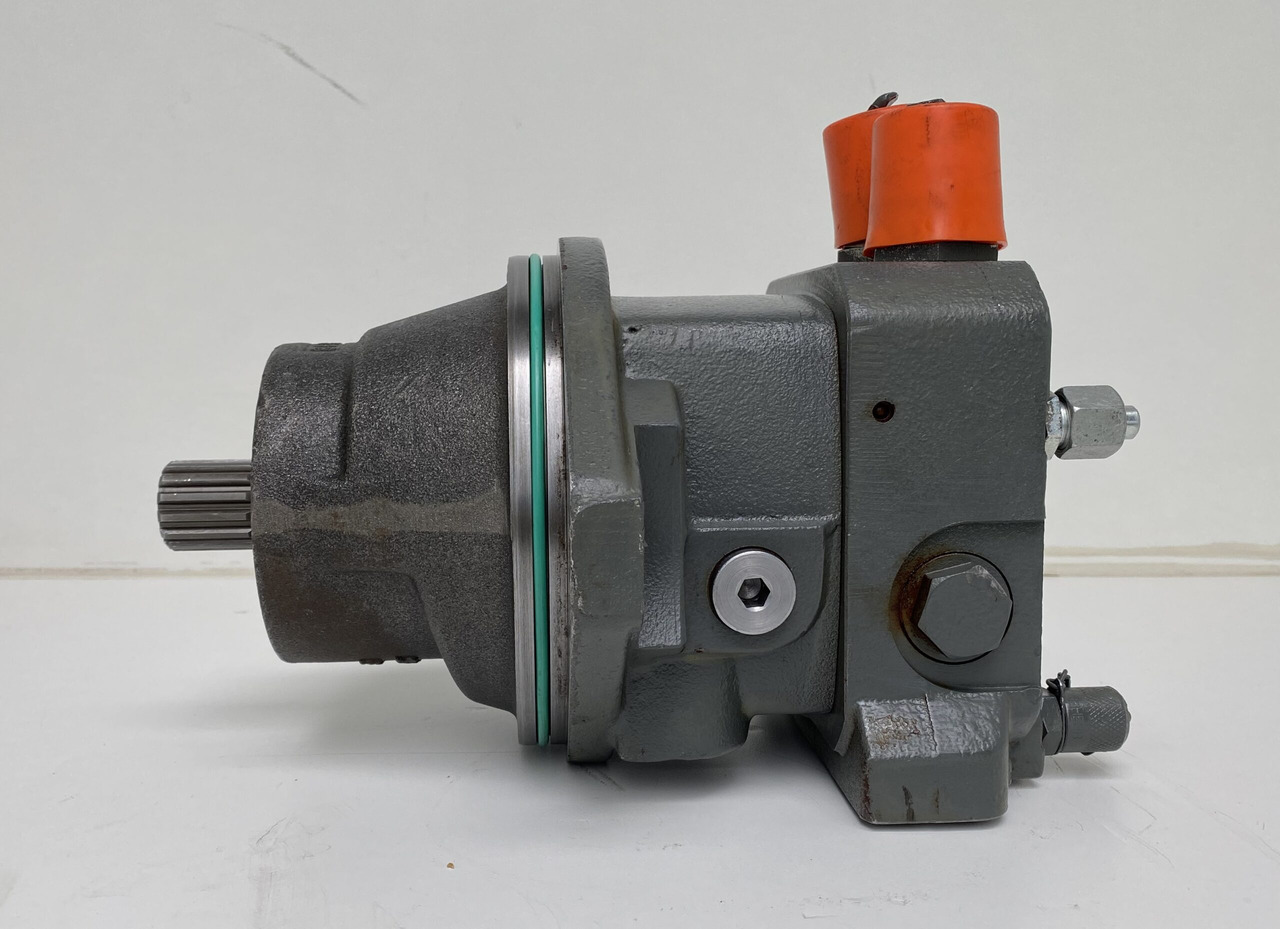 Liebherr Hydraulikeinbaumotor FMF045, ID-Nr.11432813. A913 COMP, A914 COMP, A914, A916 COMP ,A916, A918 COMP, A918, A920, A922 RAIL, A924 RAIL, LH18, R914 COMP, R914, R918, R920 K-LC,R920 K-NLC. #1055 - Posūkio reduktorius - Statybinė technika: foto 2 Liebherr Hydraulikeinbaumotor FMF045, ID-Nr.11432813. A913 COMP, A914 COMP, A914, A916 COMP ,A916, A918 COMP, A918, A920, A922 RAIL, A924 RAIL, LH18, R914 COMP, R914, R918, R920 K-LC,R920 K-NLC. #1055 - Posūkio reduktorius - Statybinė technika: foto 2