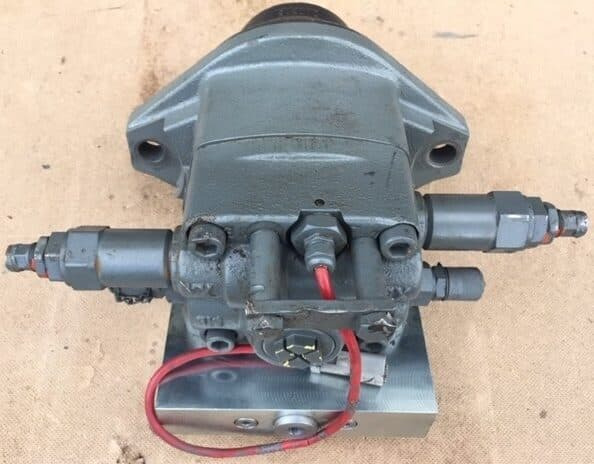 Liebherr Hydraulikeinbaumotor FMF045 and Dämpfungsventil DV22. ID-Nr.10137481 - ID-Nr.10152486 - ID-Nr.11369615 and ID-Nr.10151323 - Hidraulinis variklis - Vikšrinis ekskavatorius: foto 2 Liebherr Hydraulikeinbaumotor FMF045 and Dämpfungsventil DV22. ID-Nr.10137481 - ID-Nr.10152486 - ID-Nr.11369615 and ID-Nr.10151323 - Hidraulinis variklis - Vikšrinis ekskavatorius: foto 2