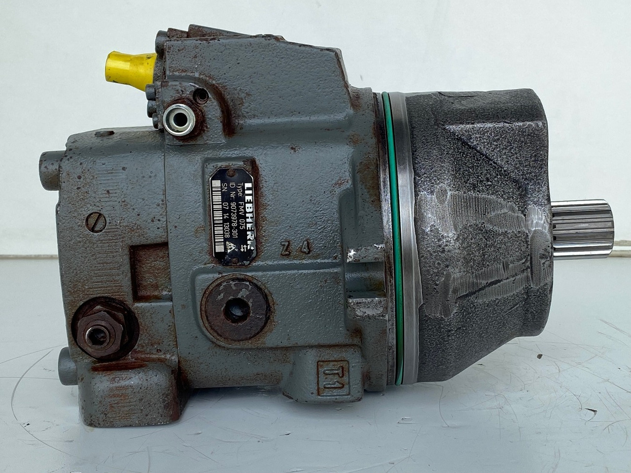 Liebherr Hydraulikeinbaumotor FMV075, ID-Nr.9073978. LOS914, LOS924, R902, R904, R912, R914, R922, R924, R924 COMP, R924 COMPA. #13038# - Hidraulinis variklis - Vikšrinis ekskavatorius: foto 3 Liebherr Hydraulikeinbaumotor FMV075, ID-Nr.9073978. LOS914, LOS924, R902, R904, R912, R914, R922, R924, R924 COMP, R924 COMPA. #13038# - Hidraulinis variklis - Vikšrinis ekskavatorius: foto 3