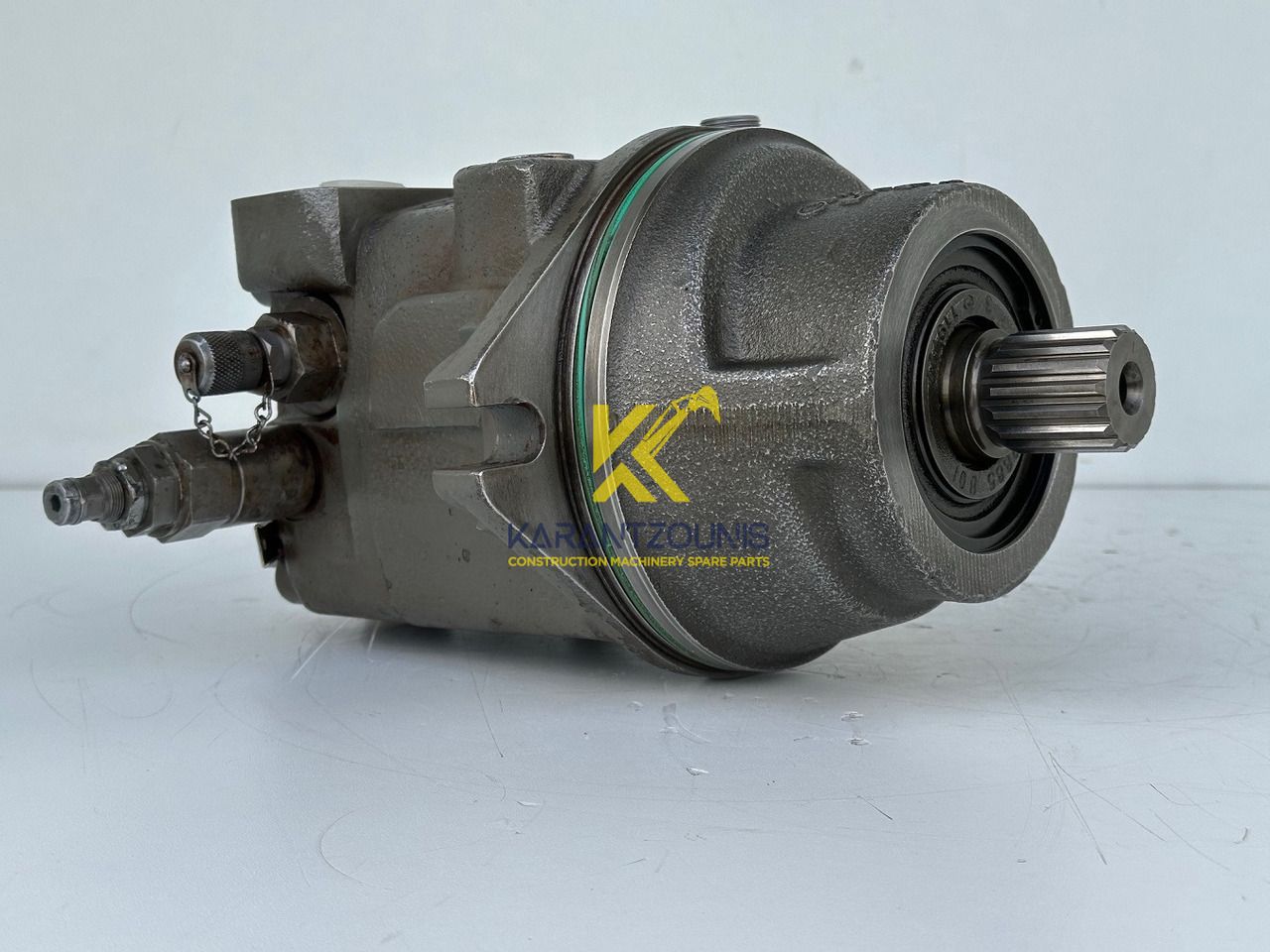 Liebherr Hydraulikeinbaumotor Typ:FMF058, ID-Nr.10122576 - ID-Nr.10145827 - ID-Nr.11371069. LOS1906, P924 COMP , R906, R906 PROTO, R916, R922, R924, R924 COMP, R926 COMP, R926 K LC. #11371069.08604# - Hidraulinis variklis - Vikšrinis ekskavatorius: foto 2 Liebherr Hydraulikeinbaumotor Typ:FMF058, ID-Nr.10122576 - ID-Nr.10145827 - ID-Nr.11371069. LOS1906, P924 COMP , R906, R906 PROTO, R916, R922, R924, R924 COMP, R926 COMP, R926 K LC. #11371069.08604# - Hidraulinis variklis - Vikšrinis ekskavatorius: foto 2