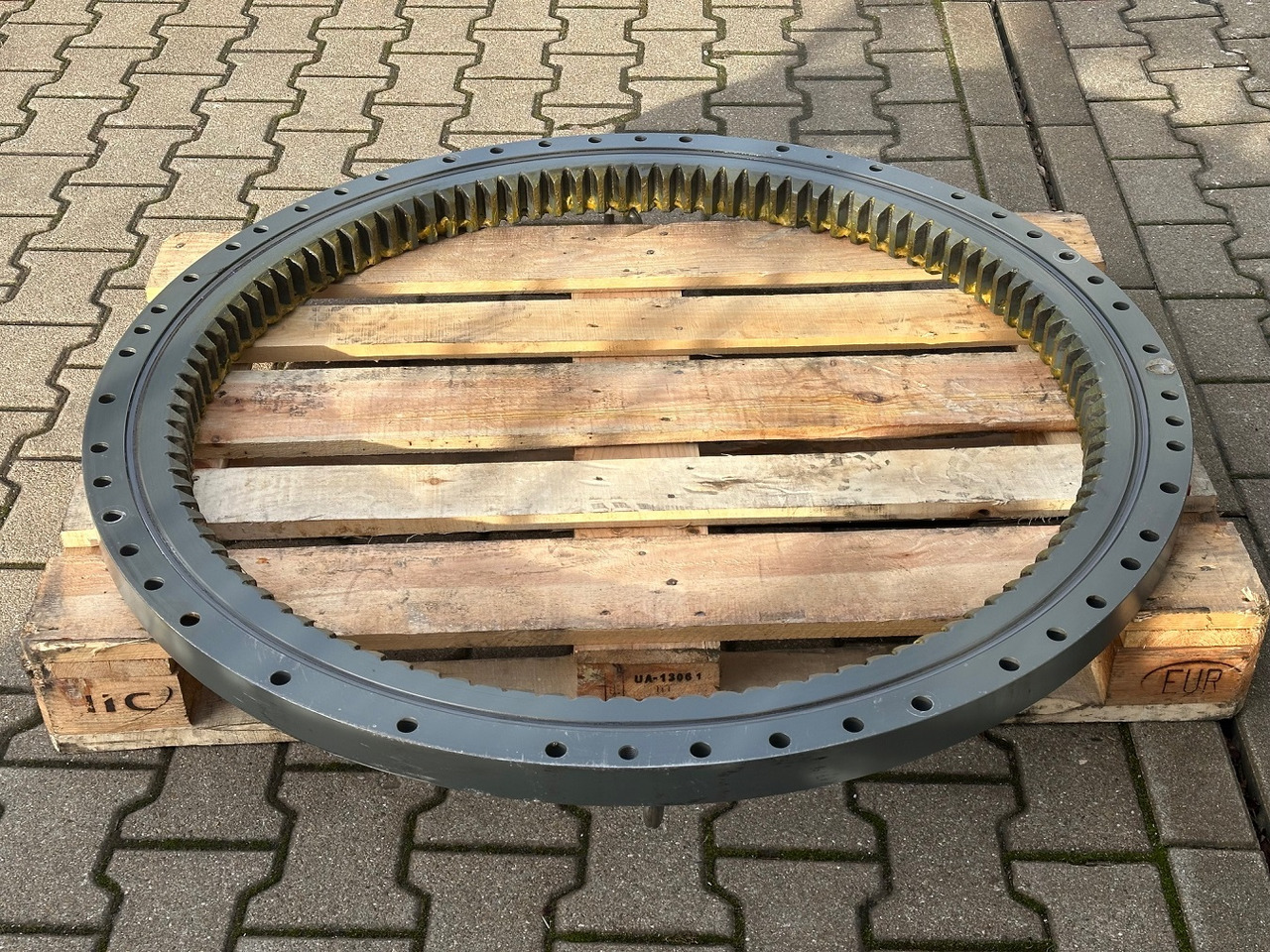 Liebherr Kugeldrehverbindung Typ:KUD34VJ005-000. ID-Nr.90020576. R914 COMP-1194. #159-10793# - Pasukimo žiedas - Vikšrinis ekskavatorius: foto 5 Liebherr Kugeldrehverbindung Typ:KUD34VJ005-000. ID-Nr.90020576. R914 COMP-1194. #159-10793# - Pasukimo žiedas - Vikšrinis ekskavatorius: foto 5