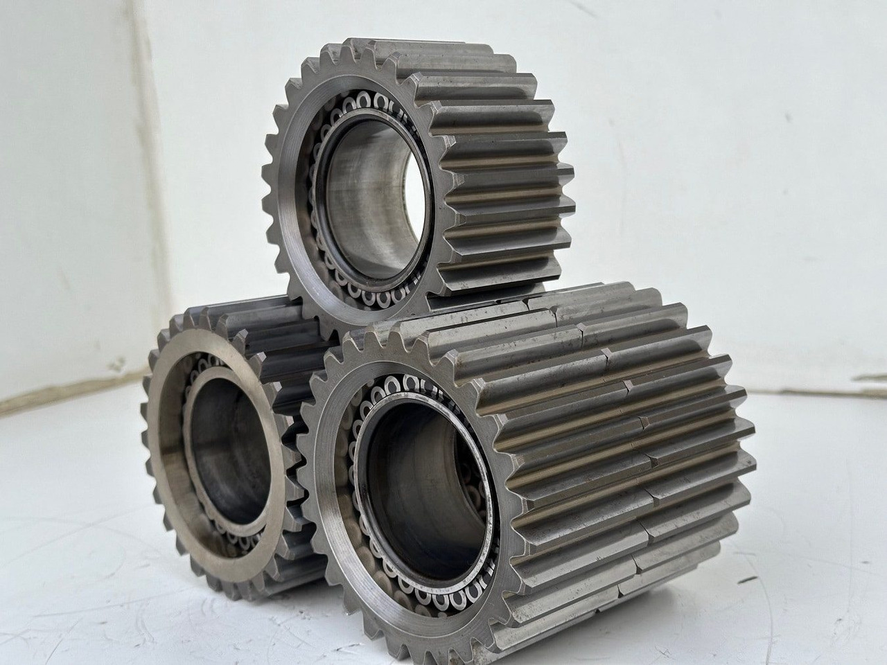 Liebherr Planetenrad ID-Nr.90024935. FAT400P112 - FAT400P130 - FAT400P139. R926, R928, R930, R934, R936, R938, R940, R944, R946, R950 T. #0992#0792# - Transmisija - Statybinė technika: foto 2 Liebherr Planetenrad ID-Nr.90024935. FAT400P112 - FAT400P130 - FAT400P139. R926, R928, R930, R934, R936, R938, R940, R944, R946, R950 T. #0992#0792# - Transmisija - Statybinė technika: foto 2