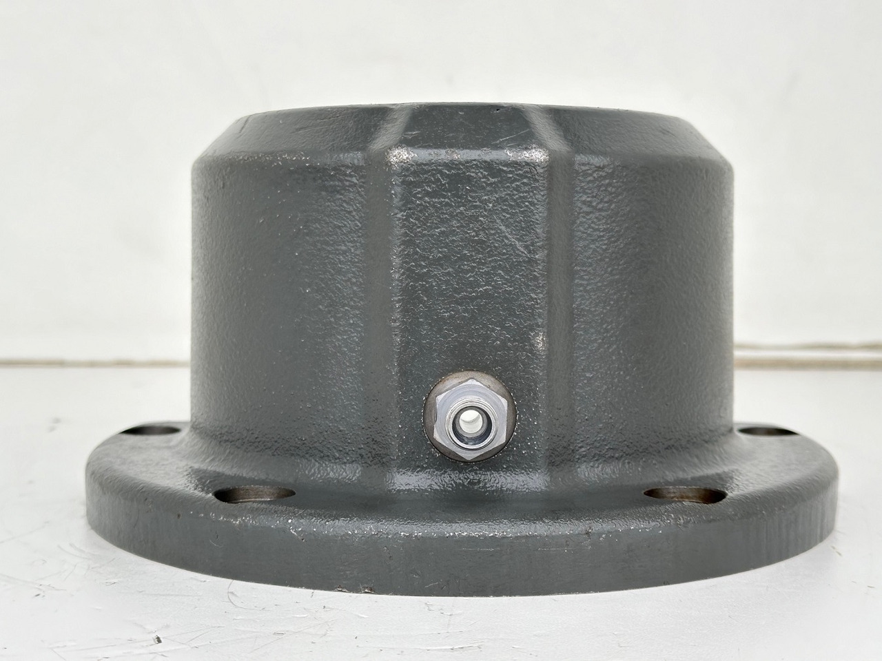 Liebherr Schmierfettkappe ID-Nr.9944996. SAT275/261 - SAT275/266 - SAT275/289 - SAT275/292. #9944996.1744# - Pavarų dėžė - Ekskavatorius: foto 2 Liebherr Schmierfettkappe ID-Nr.9944996. SAT275/261 - SAT275/266 - SAT275/289 - SAT275/292. #9944996.1744# - Pavarų dėžė - Ekskavatorius: foto 2