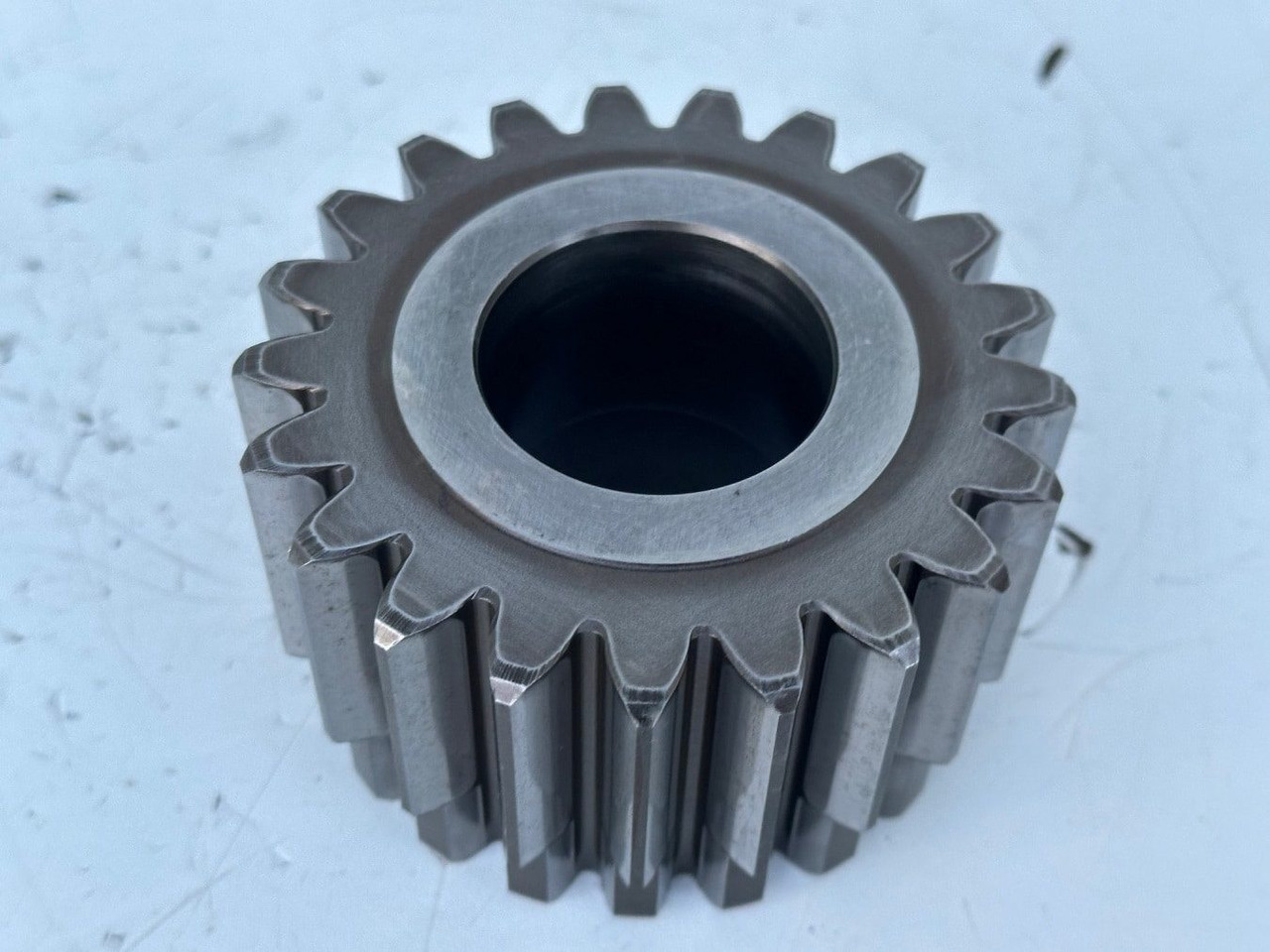 Liebherr Sonnenrad ID-Nr.90002821. FAT400P112, FAT400P130, FAT400P139. R926, R928, R930, R934, R936, R938, R940, R944, R946, R950 T. #01.51139# - Transmisija - Statybinė technika: foto 4 Liebherr Sonnenrad ID-Nr.90002821. FAT400P112, FAT400P130, FAT400P139. R926, R928, R930, R934, R936, R938, R940, R944, R946, R950 T. #01.51139# - Transmisija - Statybinė technika: foto 4