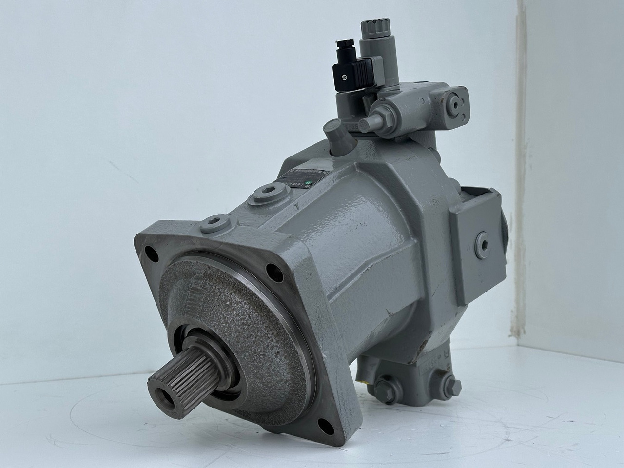 Liebherr Verstellmotor ID-Nr.510240108 - Hydromatik Rexroth Axialkolben-Verstellmotor Typ:A6VM140EP2D/63W-VZB017HB. #24338069# - Hidraulinis variklis - Vikšrinis kranas: foto 1 Liebherr Verstellmotor ID-Nr.510240108 - Hydromatik Rexroth Axialkolben-Verstellmotor Typ:A6VM140EP2D/63W-VZB017HB. #24338069# - Hidraulinis variklis - Vikšrinis kranas: foto 1