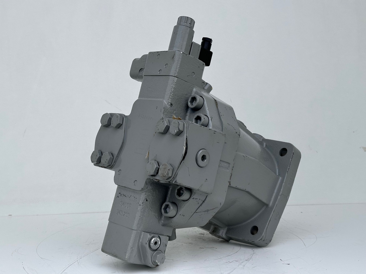 Liebherr Verstellmotor ID-Nr.510240108 - Hydromatik Rexroth Axialkolben-Verstellmotor Typ:A6VM140EP2D/63W-VZB017HB. #24338070# - Hidraulinis variklis - Vikšrinis kranas: foto 4 Liebherr Verstellmotor ID-Nr.510240108 - Hydromatik Rexroth Axialkolben-Verstellmotor Typ:A6VM140EP2D/63W-VZB017HB. #24338070# - Hidraulinis variklis - Vikšrinis kranas: foto 4