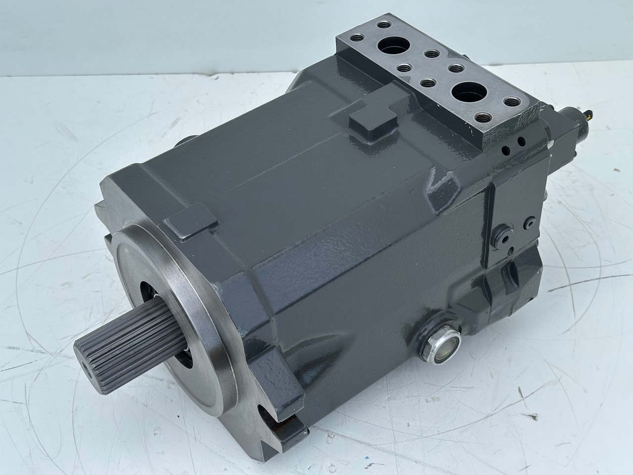 Linde Verstellmotor-Axialkolbenmotor Typ:HMV135-02 2710. #HMV135-02.2710# - Hidraulinis variklis: foto 5 Linde Verstellmotor-Axialkolbenmotor Typ:HMV135-02 2710. #HMV135-02.2710# - Hidraulinis variklis: foto 5