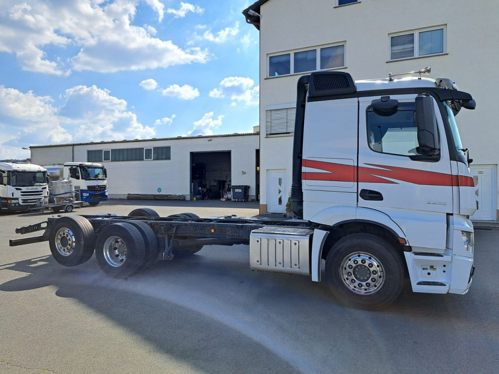 Mercedes Benz 2553 Actros 6x2 (Nr. 5804) - Važiuoklės sunkvežimis: foto 1 Mercedes Benz 2553 Actros 6x2 (Nr. 5804) - Važiuoklės sunkvežimis: foto 1