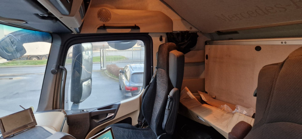 Mercedes Benz Actros 1842 4x2 (Nr. 5952) - Vilkikas: foto 5 Mercedes Benz Actros 1842 4x2 (Nr. 5952) - Vilkikas: foto 5