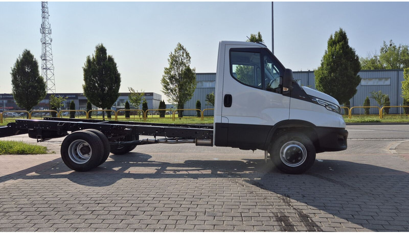Iveco Daily 70C18 - nowe! - Važiuoklės sunkvežimis: foto 4 Iveco Daily 70C18 - nowe! - Važiuoklės sunkvežimis: foto 4