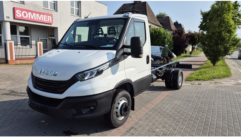 Iveco Daily 70C18 - nowe! - Važiuoklės sunkvežimis: foto 1 Iveco Daily 70C18 - nowe! - Važiuoklės sunkvežimis: foto 1