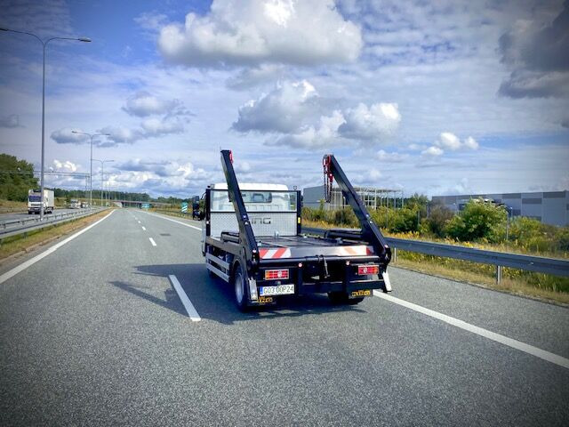 Mitsubishi Fuso 9C18 bramowiec BR6 - Nuožulnaus pakėlimo ant platformos sunkvežimis: foto 4 Mitsubishi Fuso 9C18 bramowiec BR6 - Nuožulnaus pakėlimo ant platformos sunkvežimis: foto 4