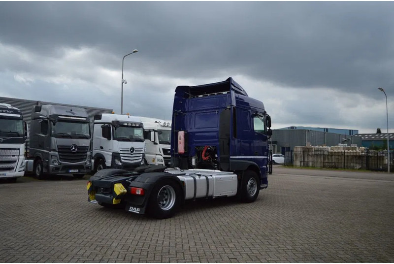 DAF XF 106.440 * EURO6 * 2X TANK * 4X2 * 2 BED * TOP CONDITION * - Vilkikas: foto 3 DAF XF 106.440 * EURO6 * 2X TANK * 4X2 * 2 BED * TOP CONDITION * - Vilkikas: foto 3