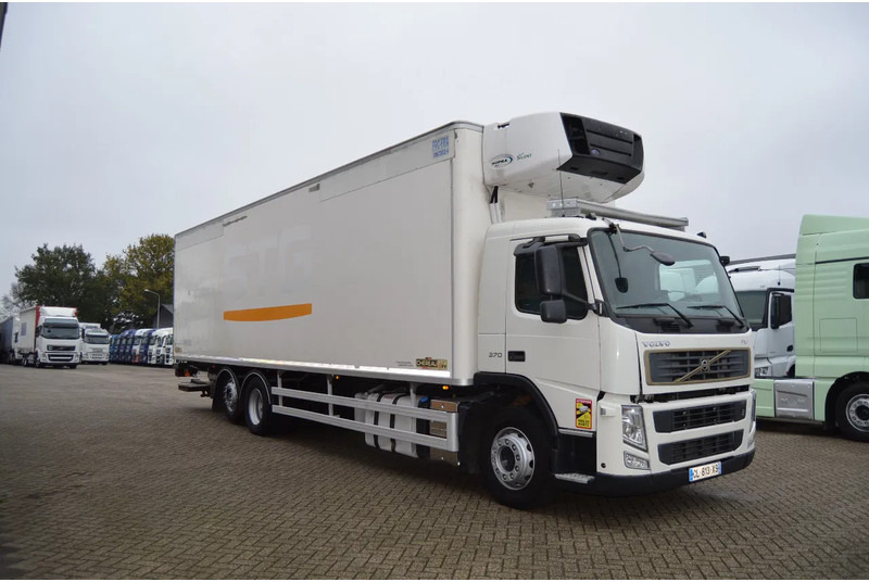 Volvo FM 370 * EURO5 * CARRIER SUPRA 950 SILENT * 6X2 * - Refrižeratorius sunkvežimis: foto 4 Volvo FM 370 * EURO5 * CARRIER SUPRA 950 SILENT * 6X2 * - Refrižeratorius sunkvežimis: foto 4