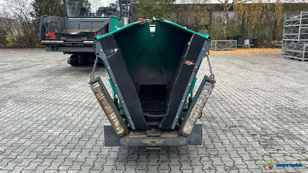 Vögele SUPER 800i / AB220TV (1,20 - 2,20 m) - Asfalto klotuvas: foto 2 Vögele SUPER 800i / AB220TV (1,20 - 2,20 m) - Asfalto klotuvas: foto 2